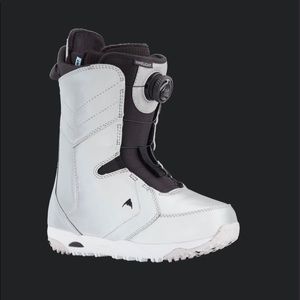 BURTON SNOWBOARD BOOTS Womens Limelight BOAGray Reflective & used/good condition